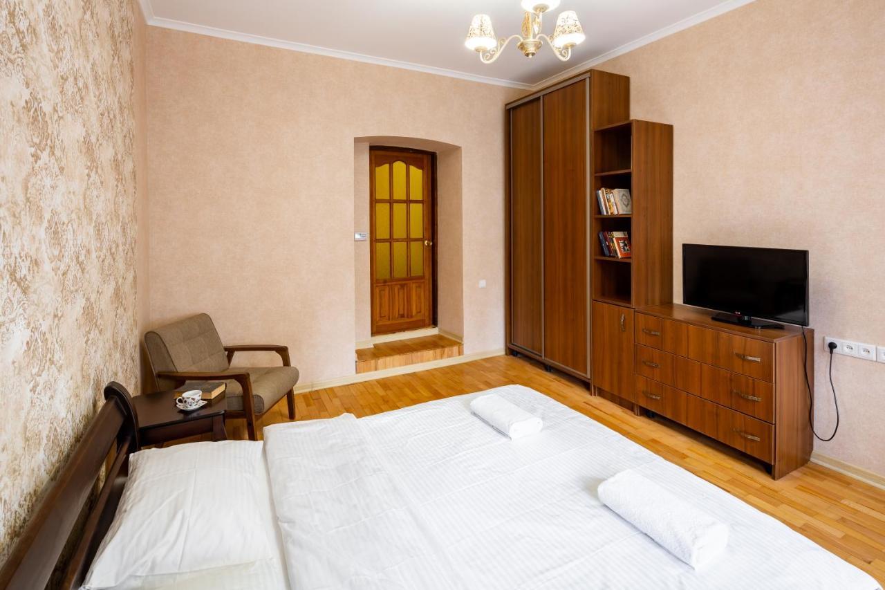 Lva Apartment Lviv Ngoại thất bức ảnh